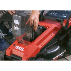 SKIL 20V Grasmaaier 0130BA Brushless 34cm + 2 Accu's 2,0Ah + Snellader 13 SKIL 20V Grasmaaier 0130BA Brushless 34cm + 2 Accu's 2,0Ah + Snellader -Gamma 123 1184