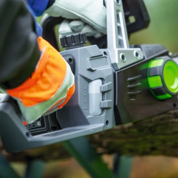 LUX 20V Kettingzaag Incl. 4.0Ah Accu + Lader 7 LUX 20V Kettingzaag Incl. 4.0Ah Accu + Lader - Afbeelding 5