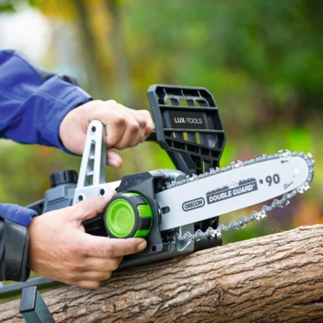LUX 20V Kettingzaag Incl. 4.0Ah Accu + Lader 9 LUX 20V Kettingzaag Incl. 4.0Ah Accu + Lader - Afbeelding 7