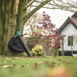 Bosch Bladblazer Universal Garden Tidy 3-in-1 21 Bosch Bladblazer Universal Garden Tidy 3-in-1 -Gamma 123 1525