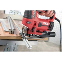 SKIL Decoupeerzaag 4531GA 680W - 180° LED Lamp + 7 Zaagbladen -Gamma 123 323