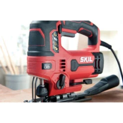 SKIL Decoupeerzaag 4531GA 680W - 180° LED Lamp + 7 Zaagbladen -Gamma 123 324