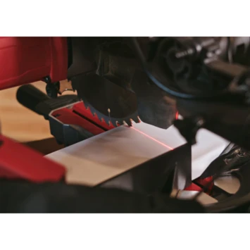 SKIL Afkortzaag / Verstekzaag 216mm Met Trekfunctie En Laser 1310AA 1600W + Snelklem 8 SKIL Afkortzaag / Verstekzaag 216mm Met Trekfunctie En Laser 1310AA 1600W + Snelklem - Afbeelding 6