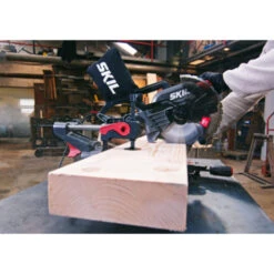 SKIL Afkortzaag / Verstekzaag 216mm Met Trekfunctie En Laser 1310AA 1600W + Snelklem 19 SKIL Afkortzaag / Verstekzaag 216mm Met Trekfunctie En Laser 1310AA 1600W + Snelklem -Gamma 123 74