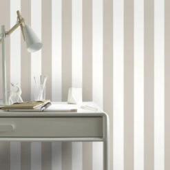 Superfresco Easy Vliesbehang Lynn Strepen Taupe-gebroken Wit 33-185 -Gamma 123 747